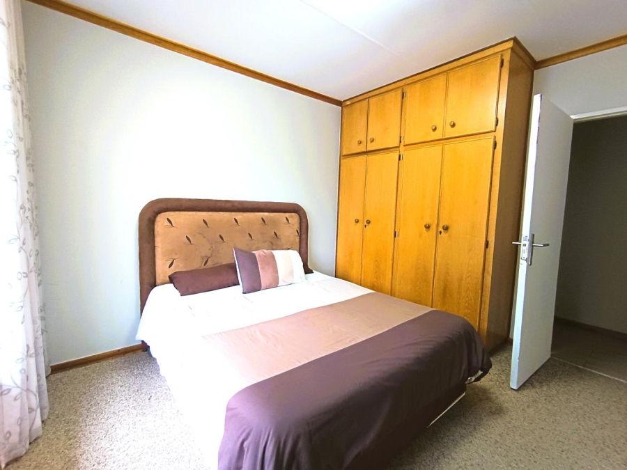 4 Bedroom Property for Sale in Langenhovenpark Free State